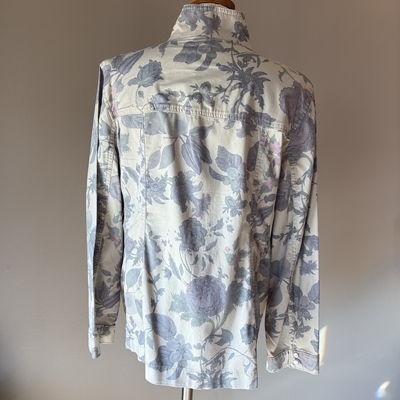 Chico's Floral feminine utility twill Jacket denim style light khaki purple Lrg - Picture 10 of 17